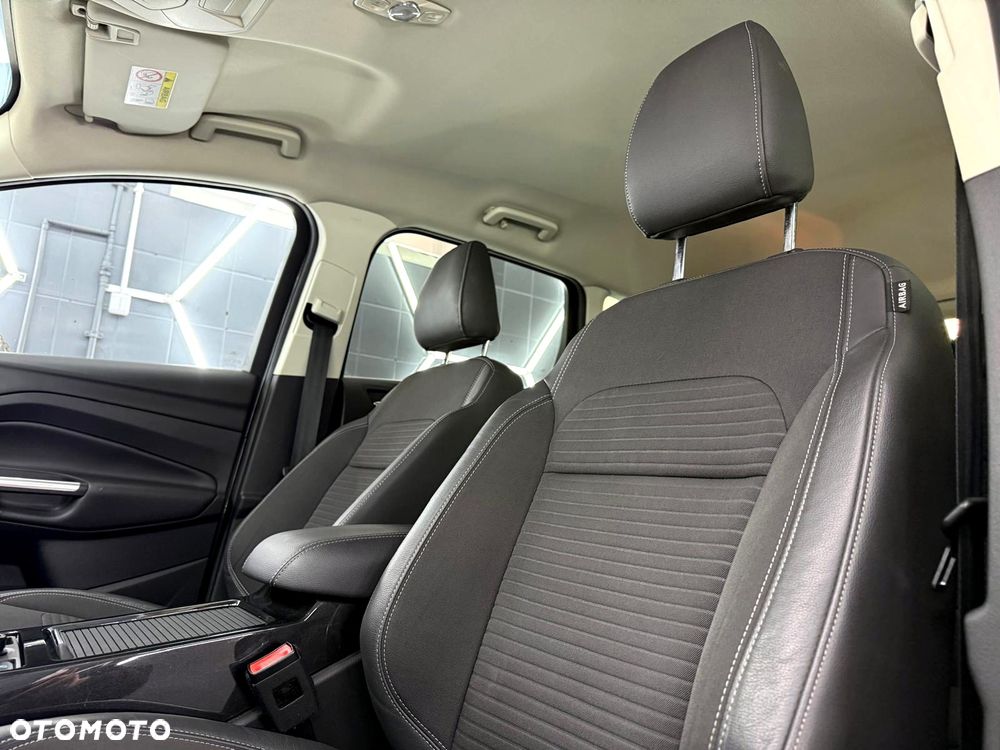 Ford Kuga 1.5 EcoBoost 2x4 Titanium - 21