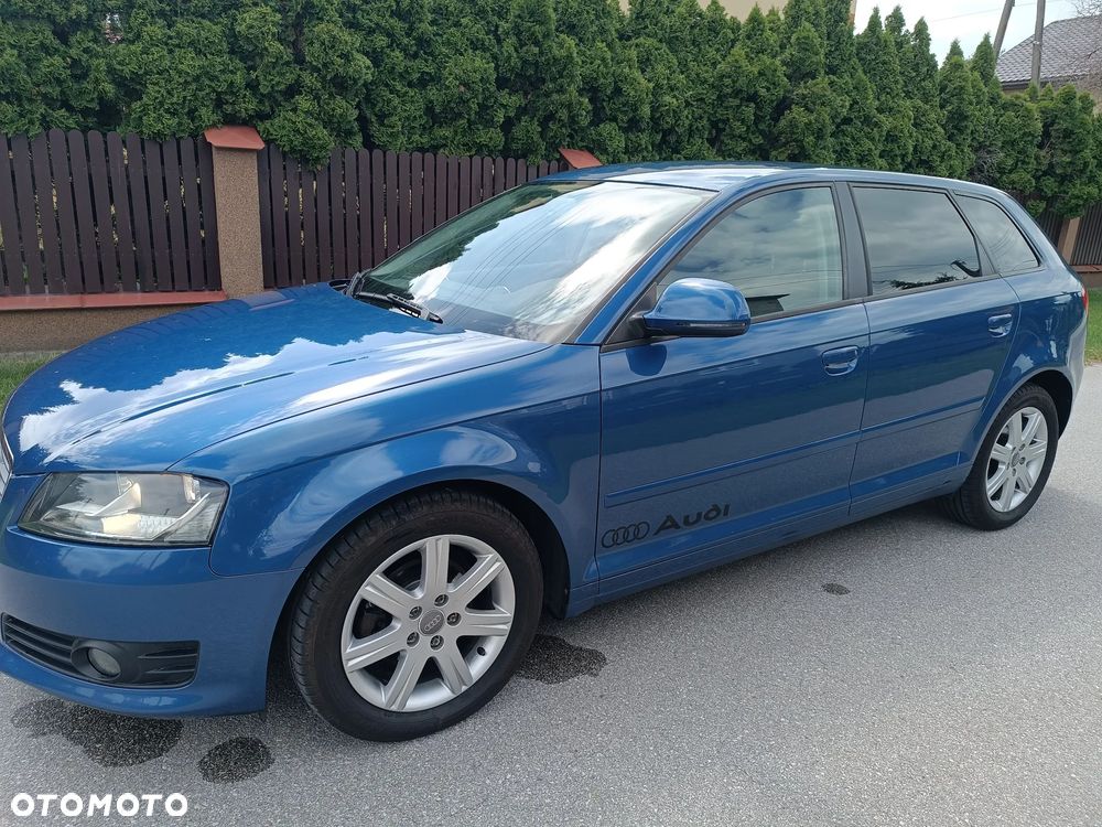 Audi A3 Sportback 1.6 TDI DPF Ambiente - 8