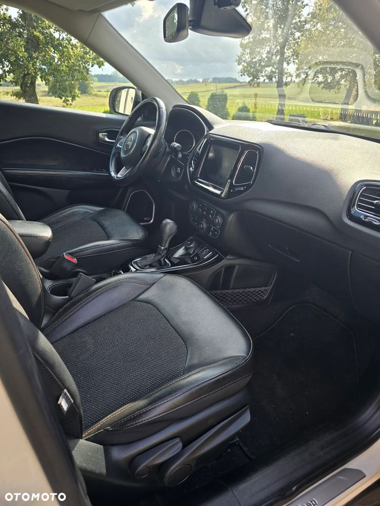 Jeep Compass - 8