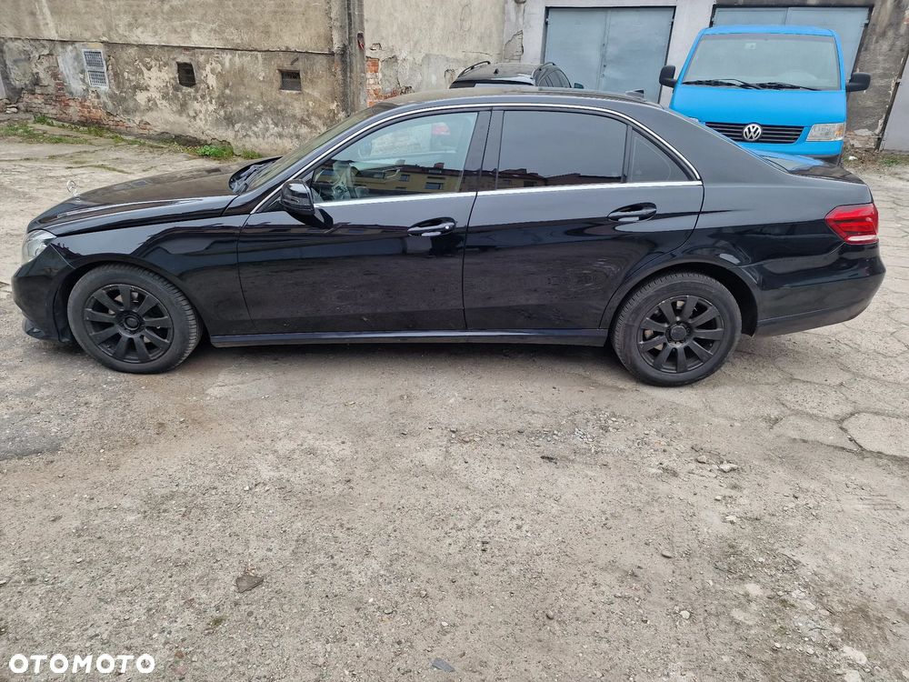 Mercedes-Benz Klasa E 220 CDI DPF BlueEFFICIENCY 7G-TRONIC Elegance - 5