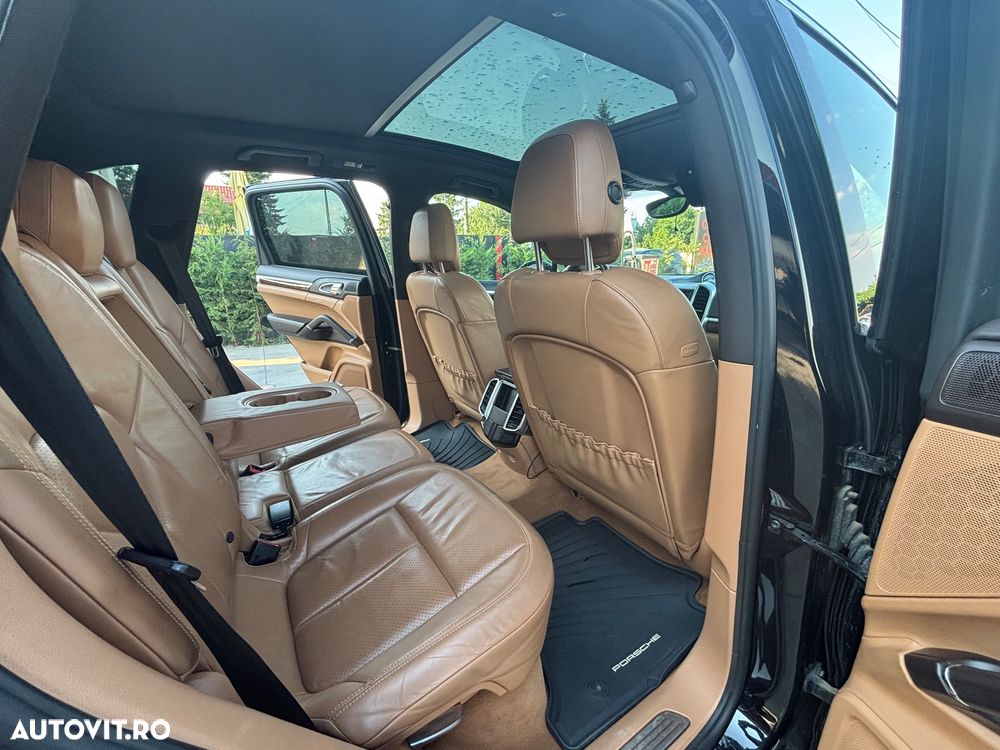 Porsche Cayenne - 9