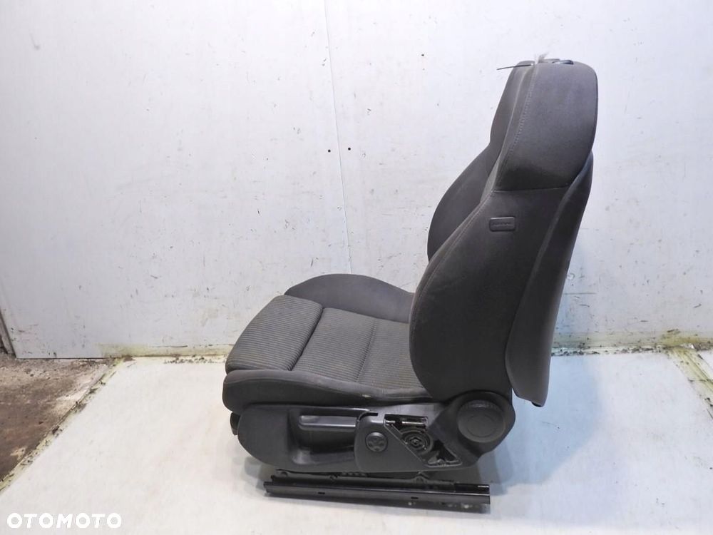 FOTEL LEWY PRZÓD AUDI A4 B7 - 10