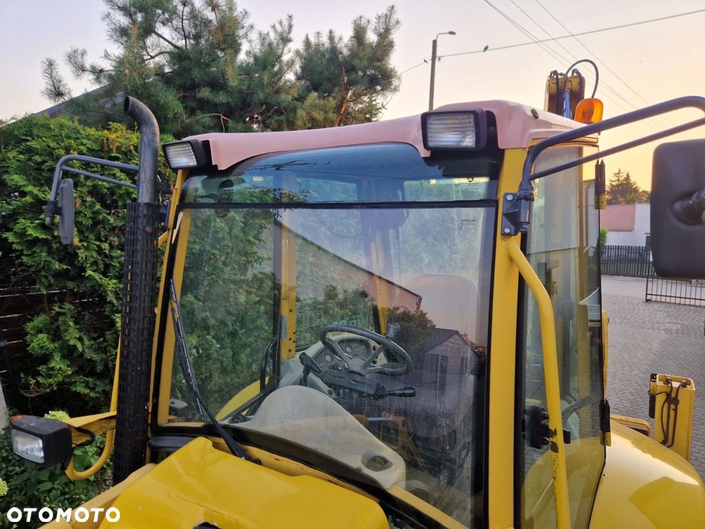 Komatsu WB 93R - 15