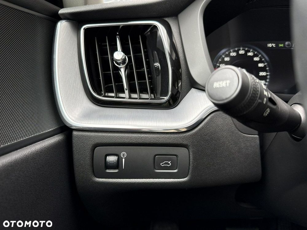 Volvo XC 60 - 21