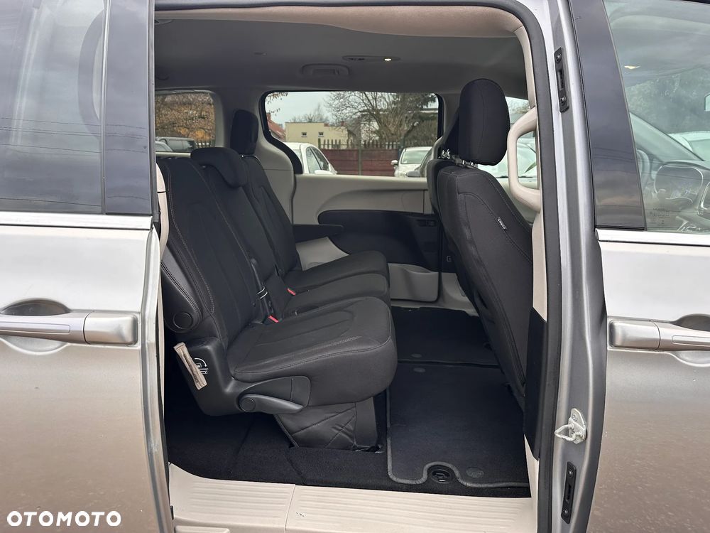 Chrysler Pacifica - 20