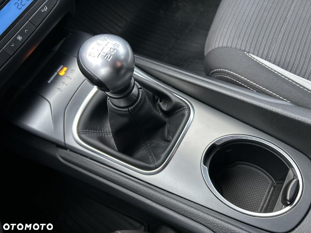 Toyota Avensis 2.0 D-4D Premium - 20