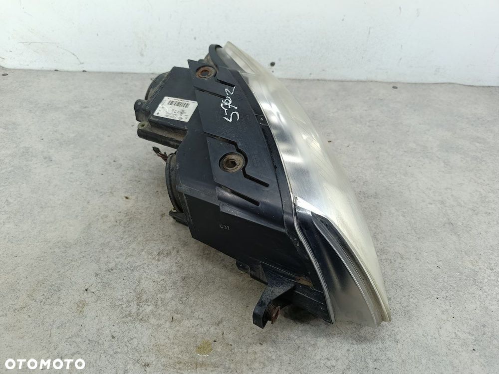 LAMPA PRZÓD LEWA VW PASSAT B6 3C0941005J 1EL247014-01  HELLA - 3