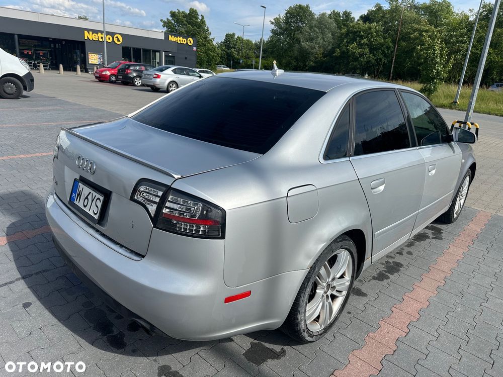 Audi A4 Limousine - 6