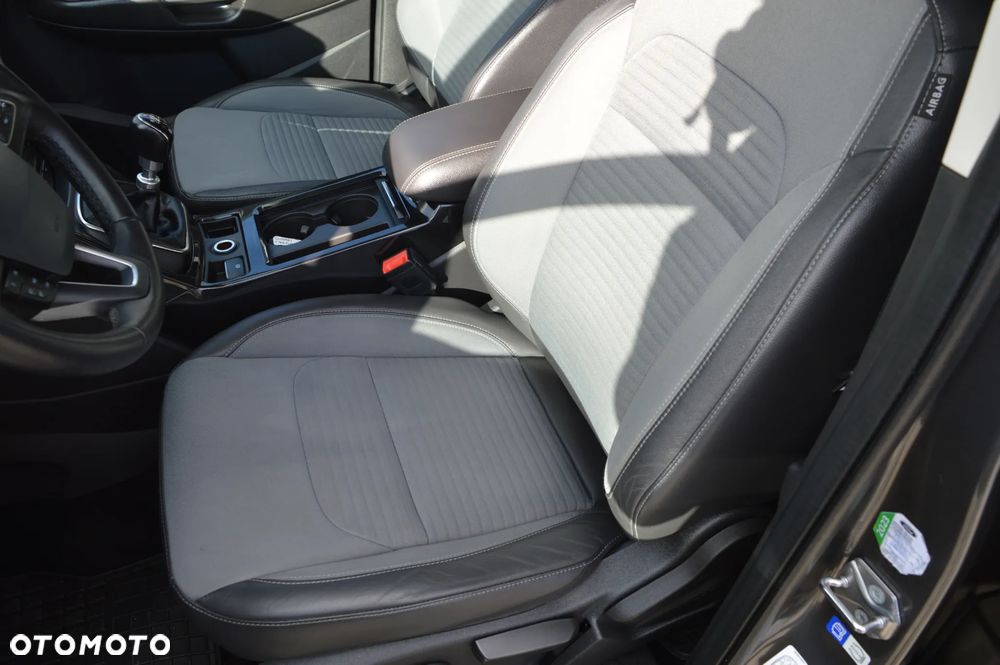 Ford Kuga 2.0 TDCi 4x4 ST-Line - 27