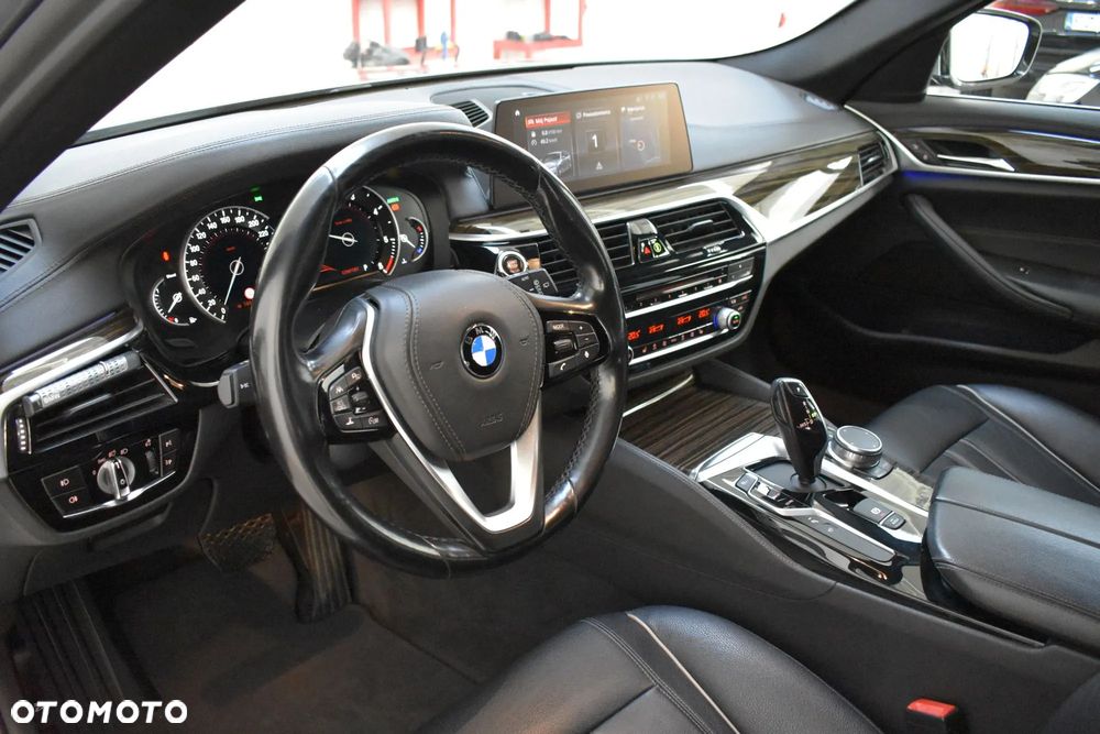 BMW Seria 5 520d xDrive Luxury Line - 21