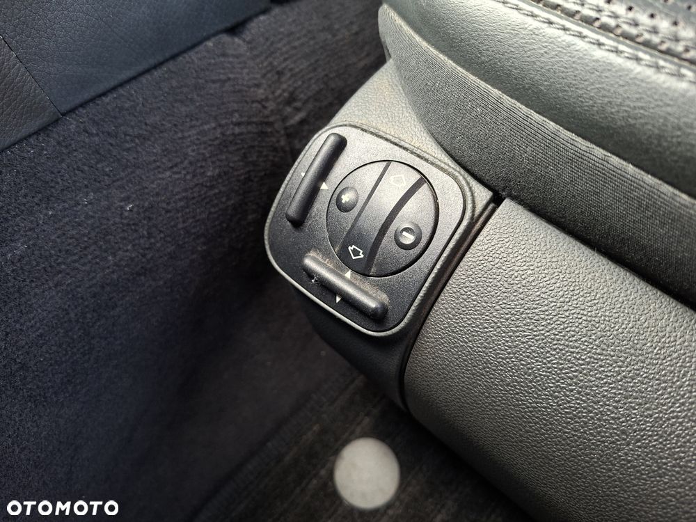 Mercedes-Benz Klasa E 55 AMG Automatik - 29