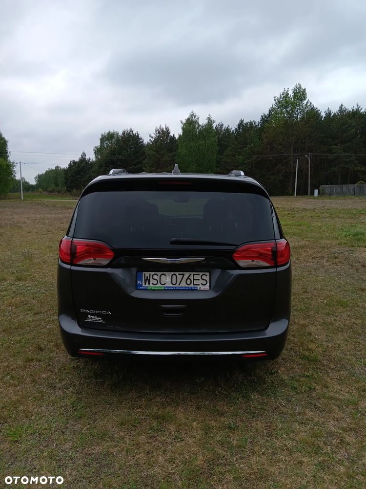 Chrysler Pacifica - 6