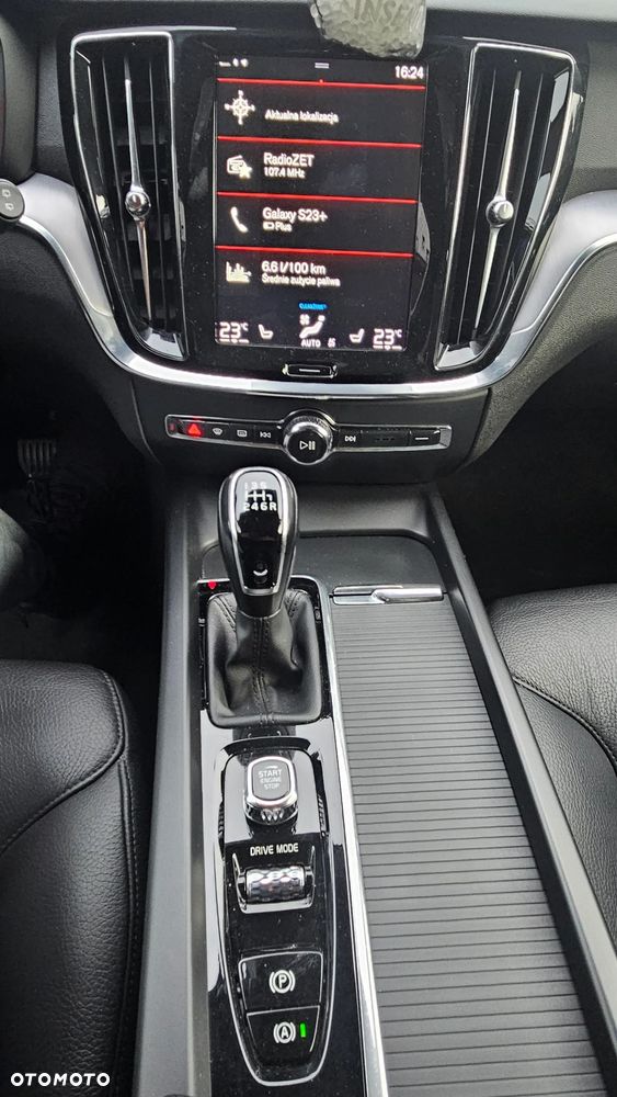 Volvo V60 D3 Momentum Pro - 25
