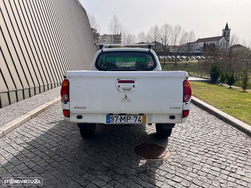 Mitsubishi L200 2.5 DI-D CD Invite AC CC 4WD - 4