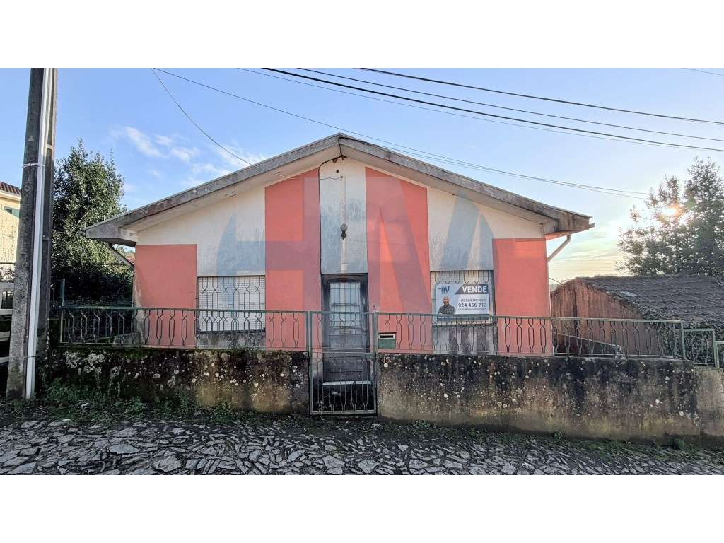 Moradia Térrea T3 para Renovação com Terreno urbano de 3.000 m² - F... - Grande imagem: 2/16