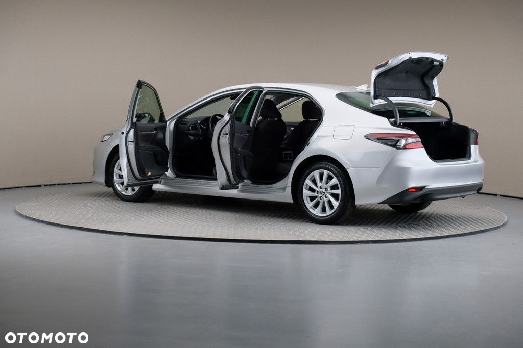 Toyota Camry - 7