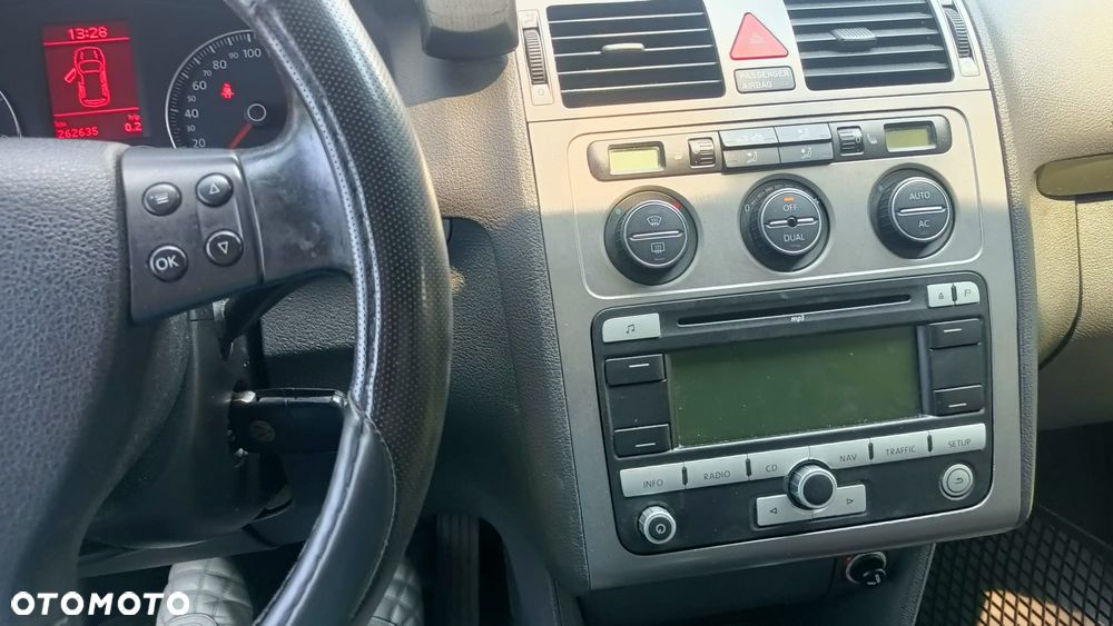 Volkswagen Touran 2.0 TDI United - 3