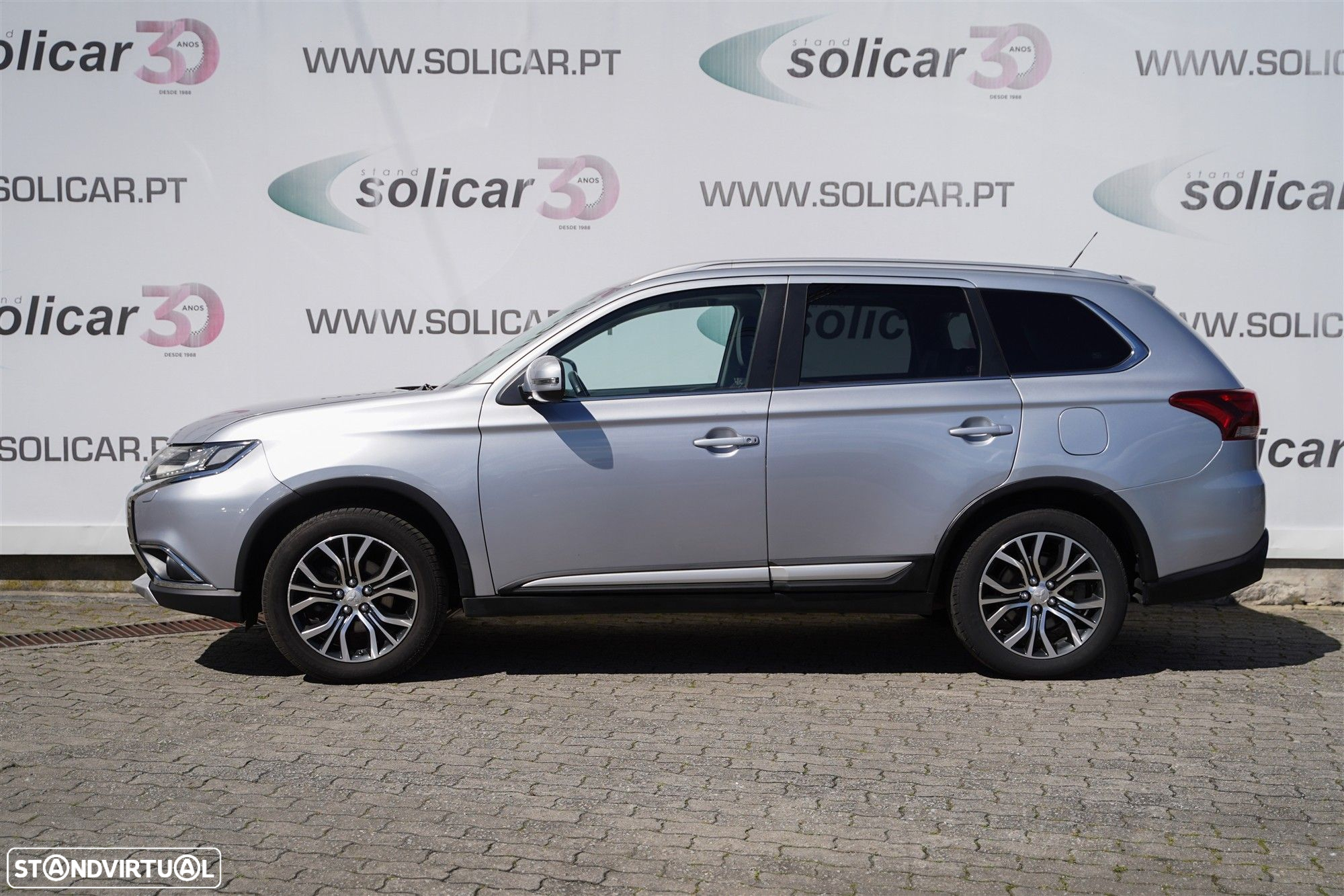Mitsubishi Outlander 2.2 DI-D Intense - 9