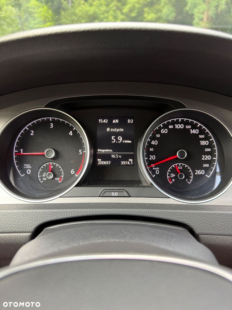 Volkswagen Golf - 23