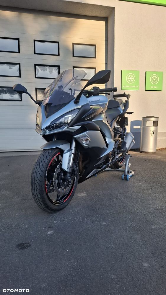 Kawasaki Ninja 1000 SX - 22
