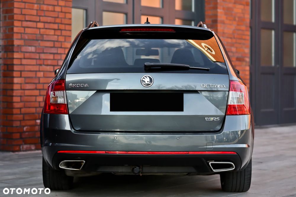 Skoda Octavia 2.0 TDI DSG RS - 14