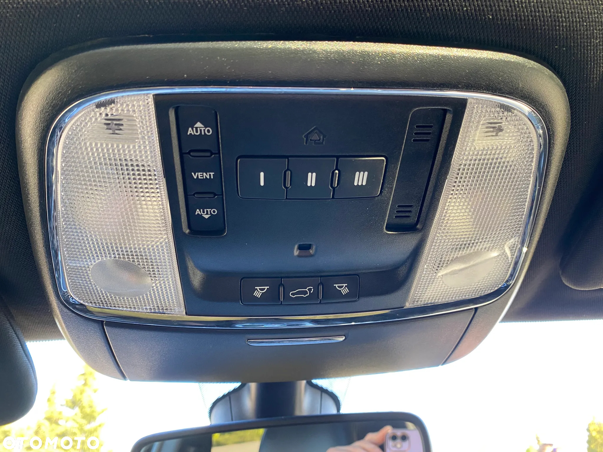 Jeep Grand Cherokee - 31