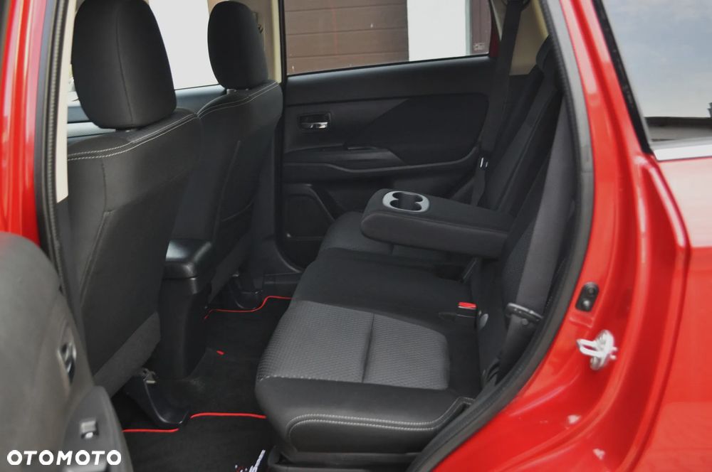 Mitsubishi Outlander 2.0 2WD Diamant Edition - 27