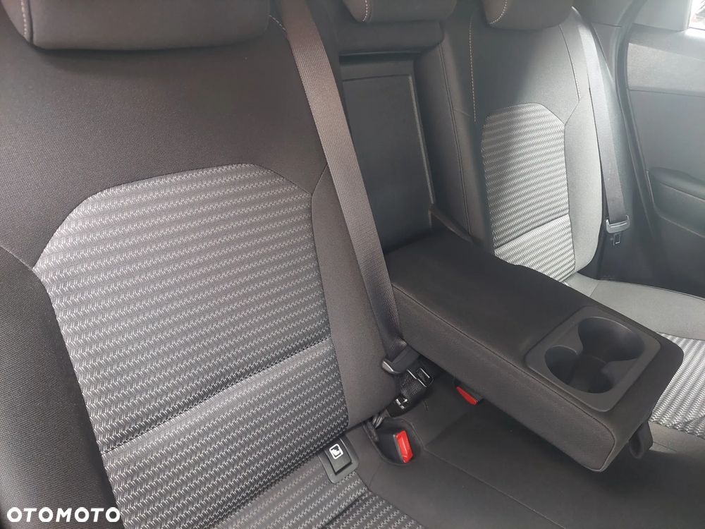 Kia Ceed - 31