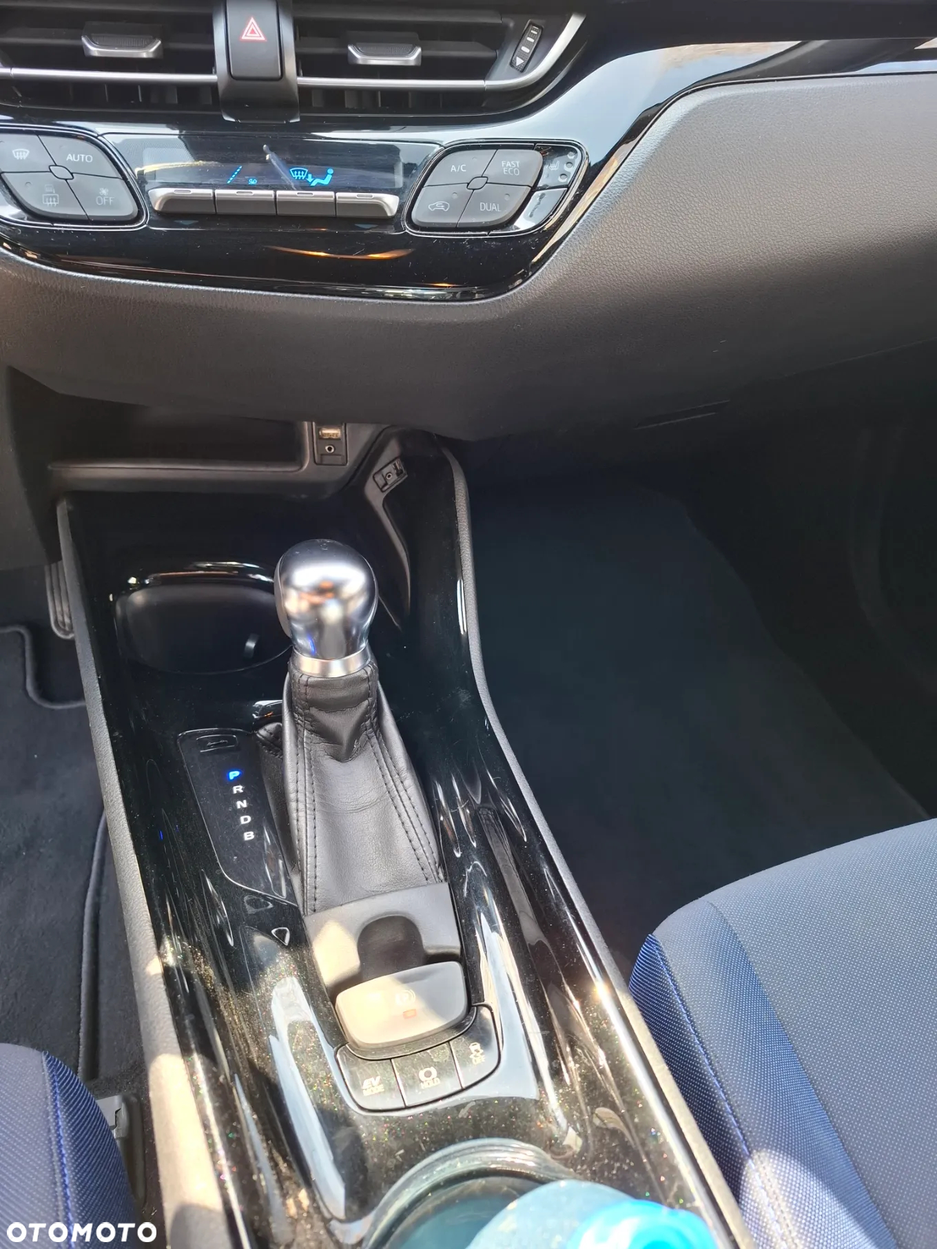 Toyota C-HR 1.8 Hybrid Neon Lime powered by JBL - 7