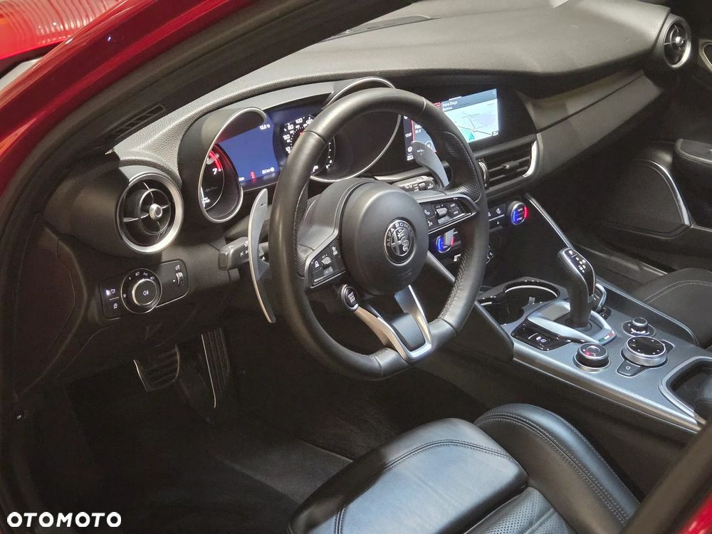 Alfa Romeo Giulia 2.0 Turbo 16V AT8 Veloce - 15