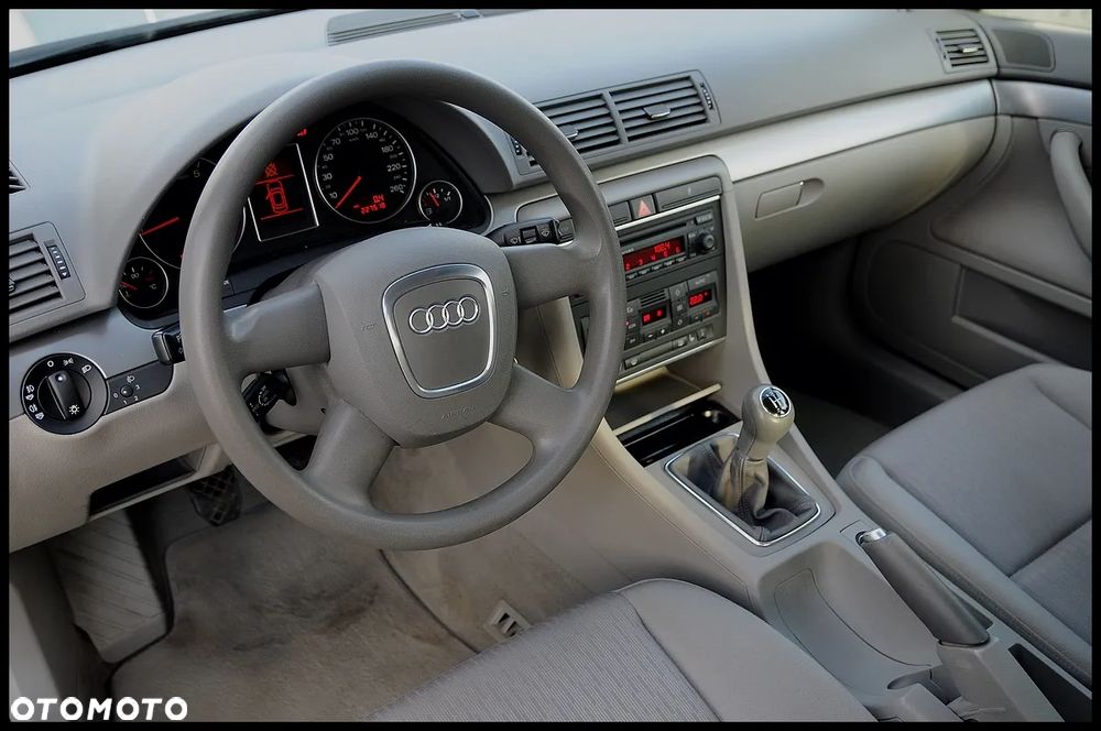 Audi A4 Limousine - 5