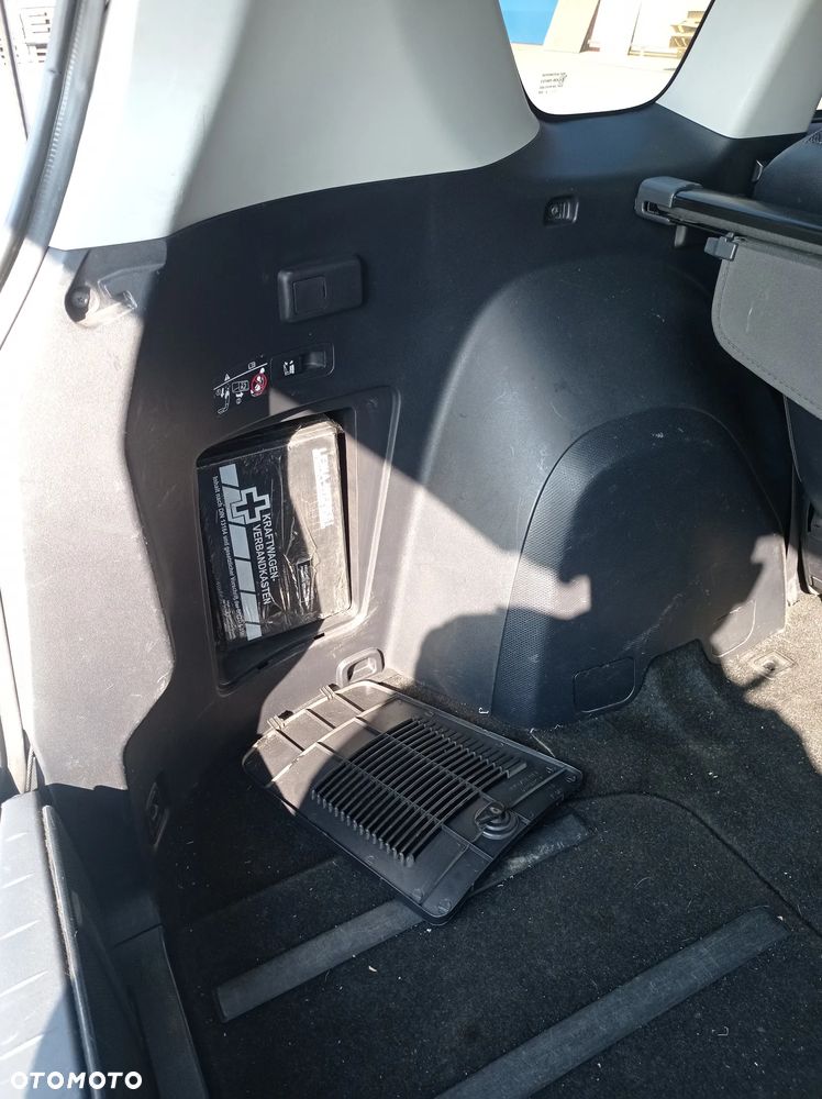 Mitsubishi Outlander 2.0 Intense NAVI 2WD EU5 - 31