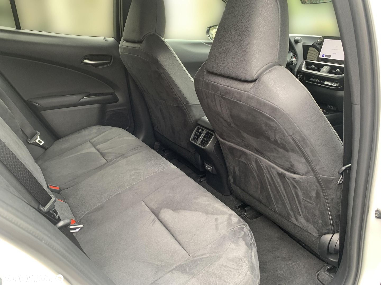 Lexus UX 250h GPF Business 2WD - 11