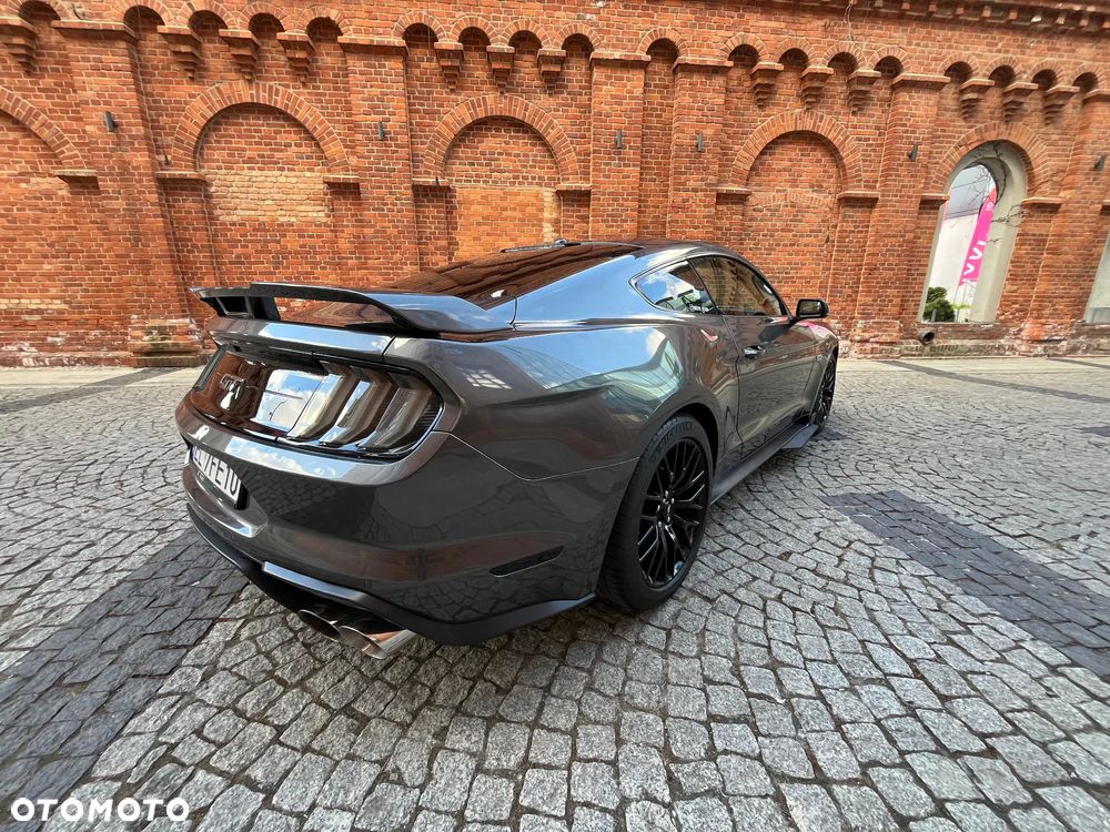 Ford Mustang - 4
