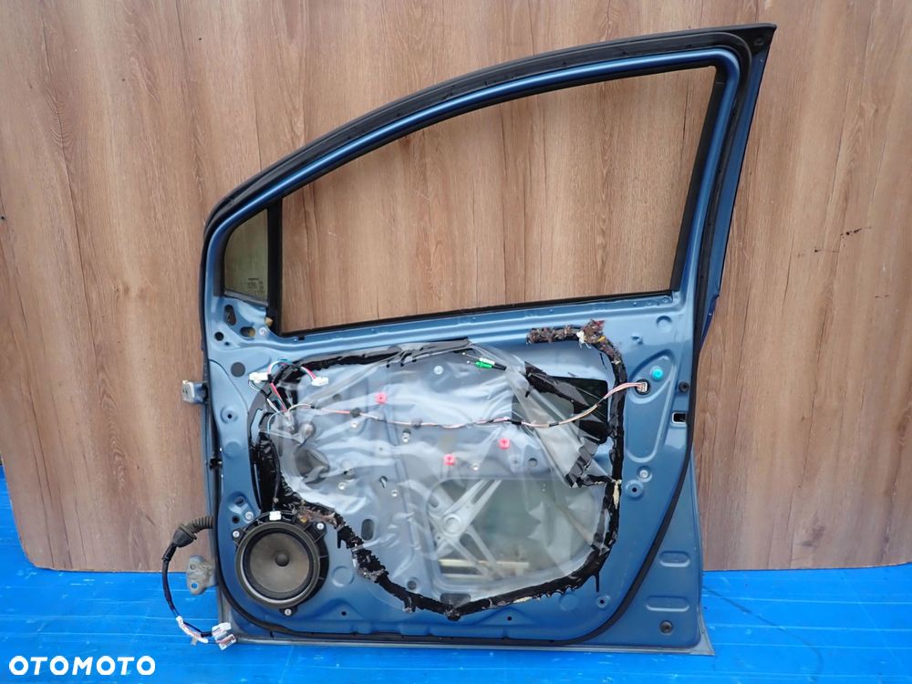 TOYOTA YARIS II 06-11 5d DRZWI PRZEDNIE PRAWE 8T1 - 11