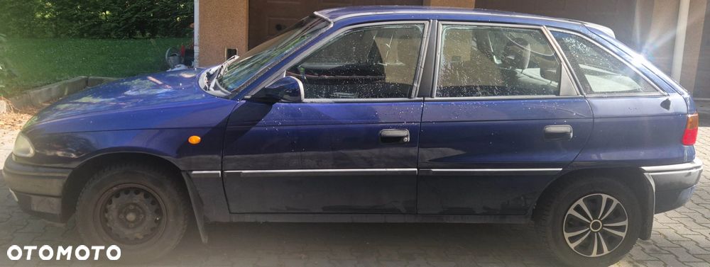 Opel Astra 1.6 - 2