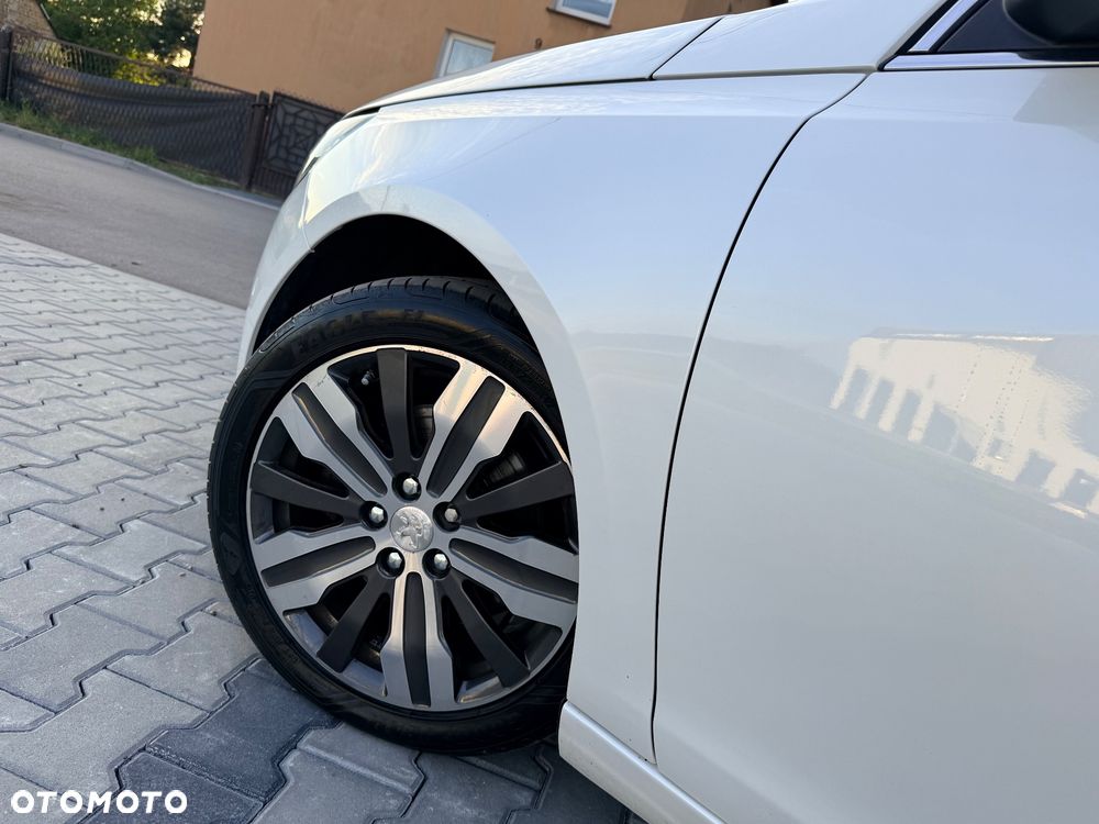Peugeot 308 BlueHDi FAP 150 EAT6 Stop & Start Allure - 17