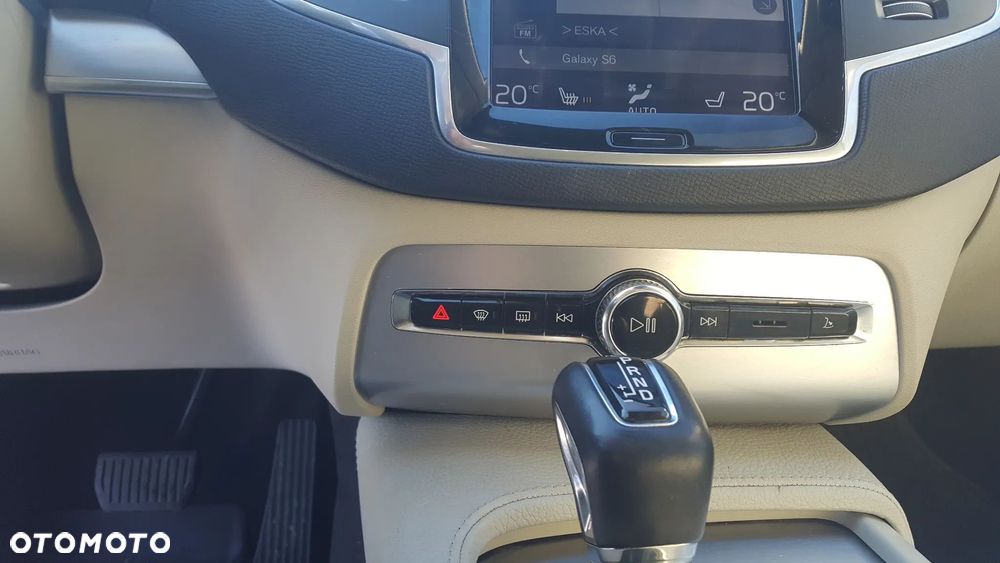 Volvo XC 90 T5 AWD Geartronic Momentum - 20