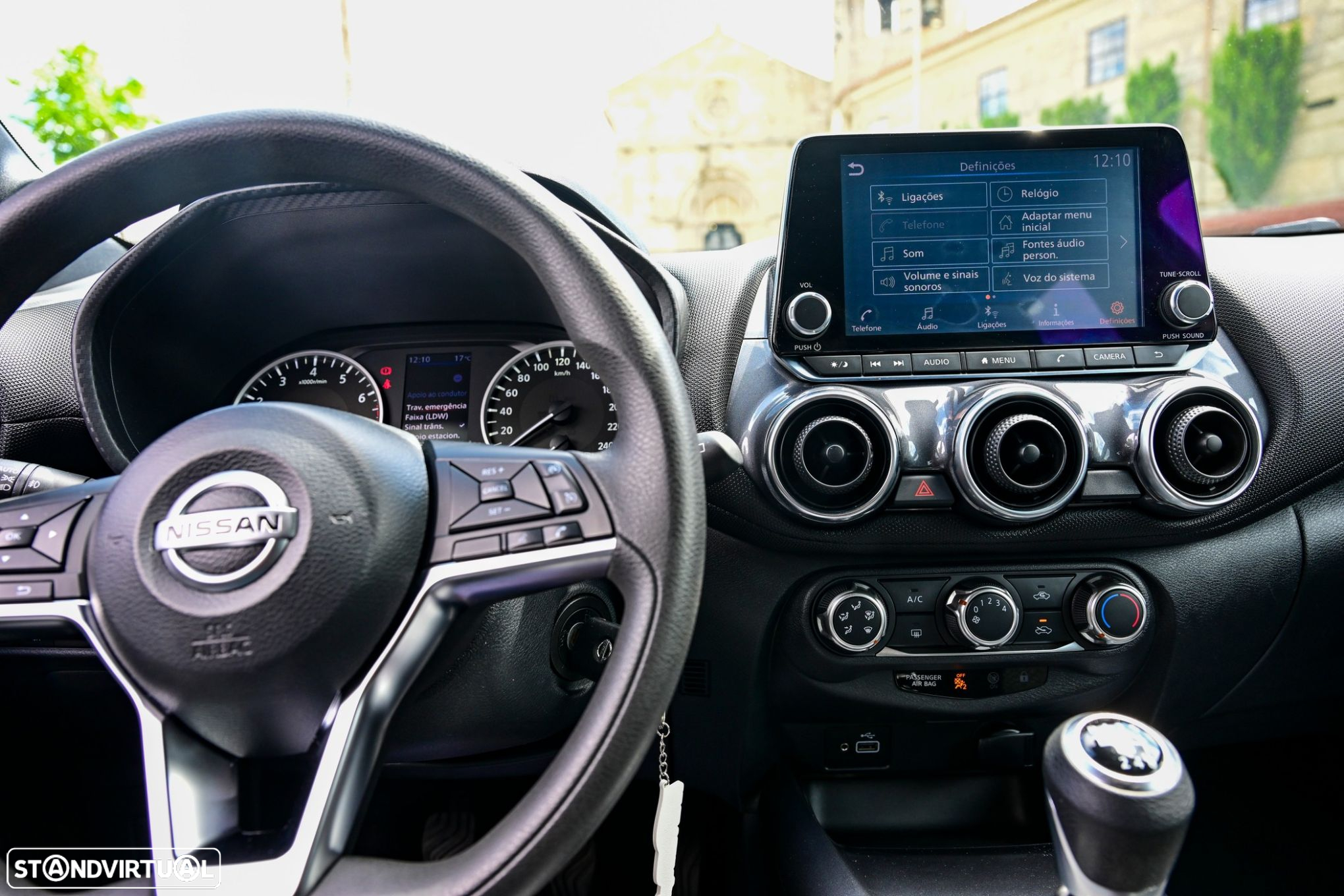 Nissan Juke 1.0 DIG-T N-Connecta - 23