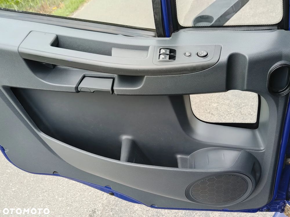 Iveco EuroCargo 120E28 - 28