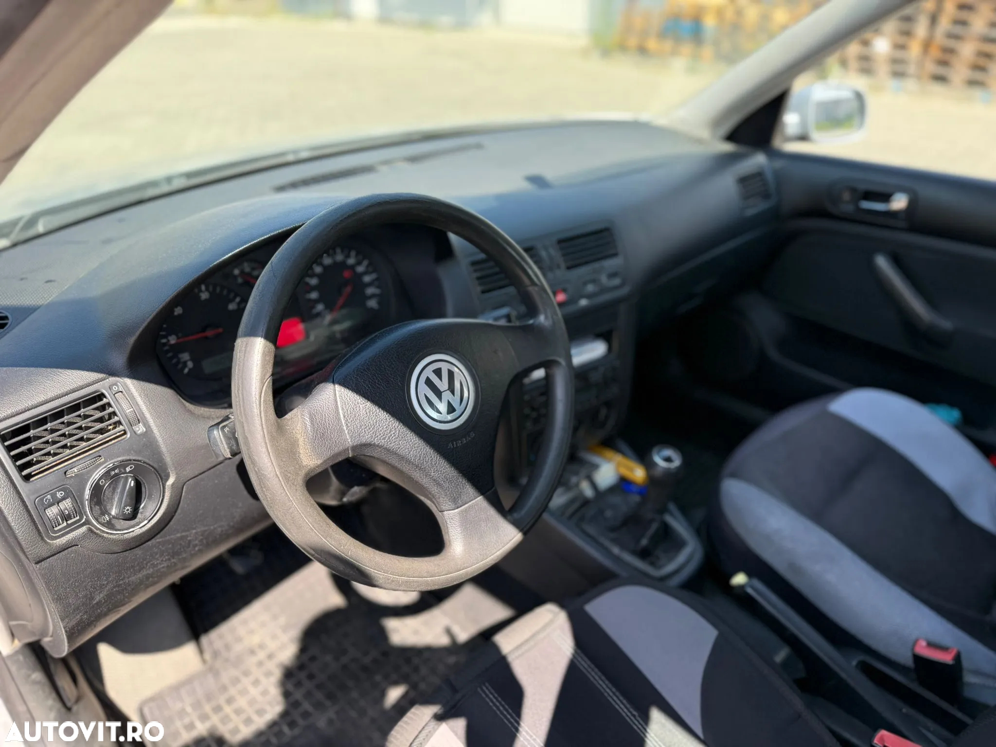Volkswagen Bora 1.9 TDI Trendline - 10