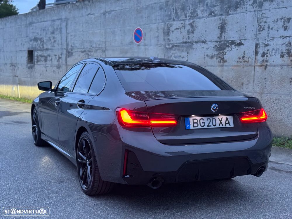 BMW 330 e Touring Pack 50 anos M Auto - 3