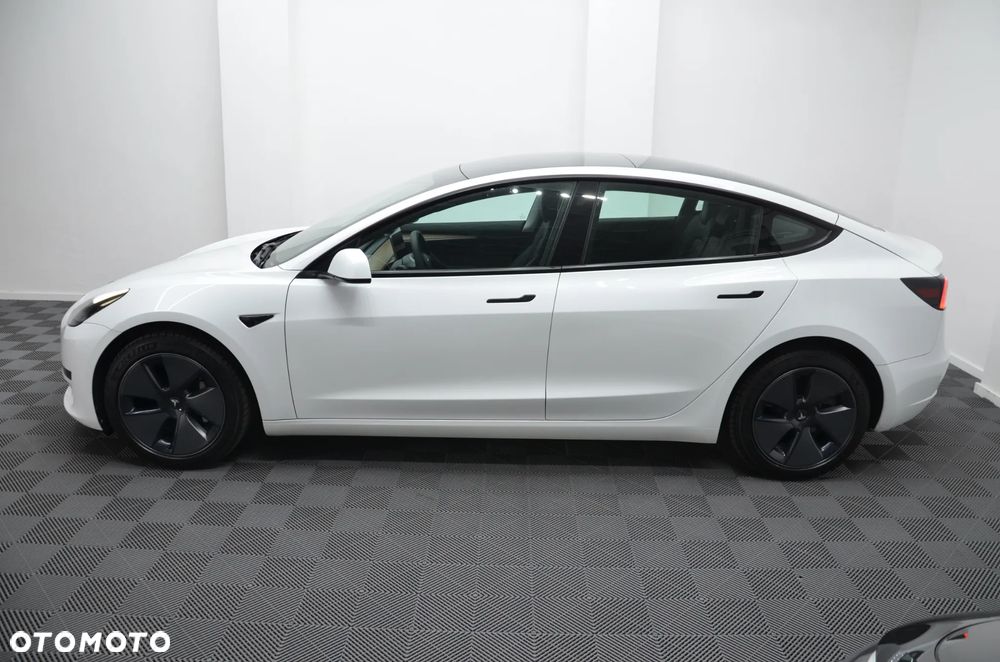Tesla Model 3 - 5