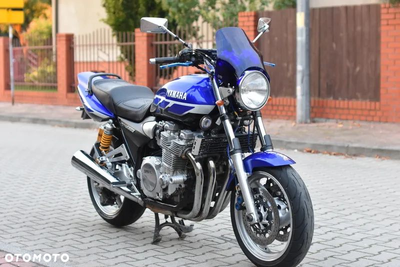 Yamaha XJR - 3