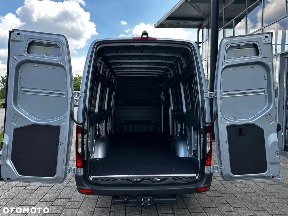 Mercedes-Benz Sprinter - 26