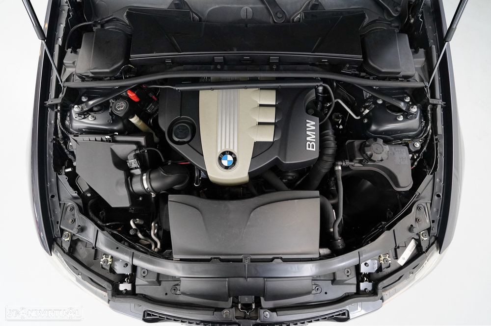 BMW 320 d Dynamic - 24