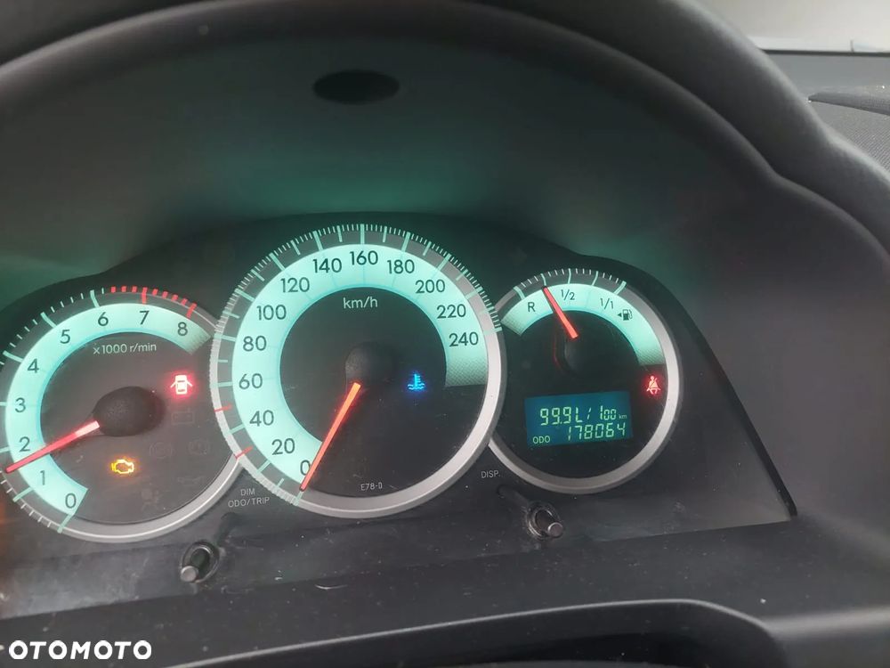 Toyota Corolla Verso - 3