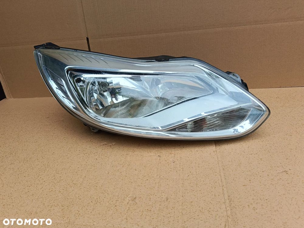 Lampa przednia prawa Ford Focus MK3 reflektor BM51-13W029-AK - 1