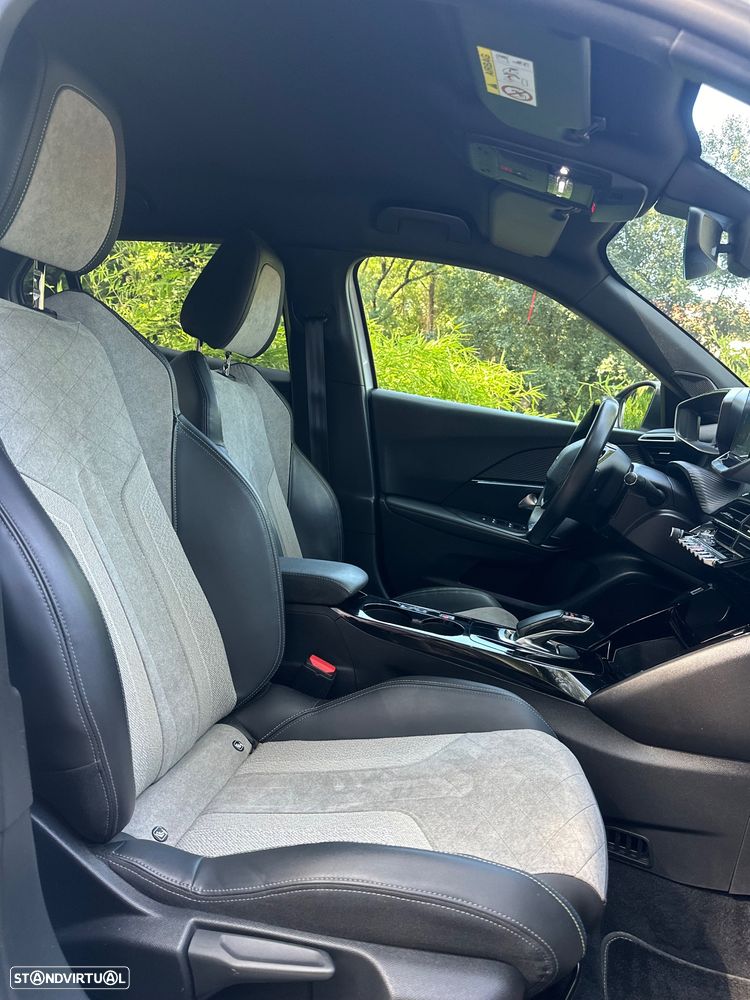 Peugeot e-2008 GT Pack - 29