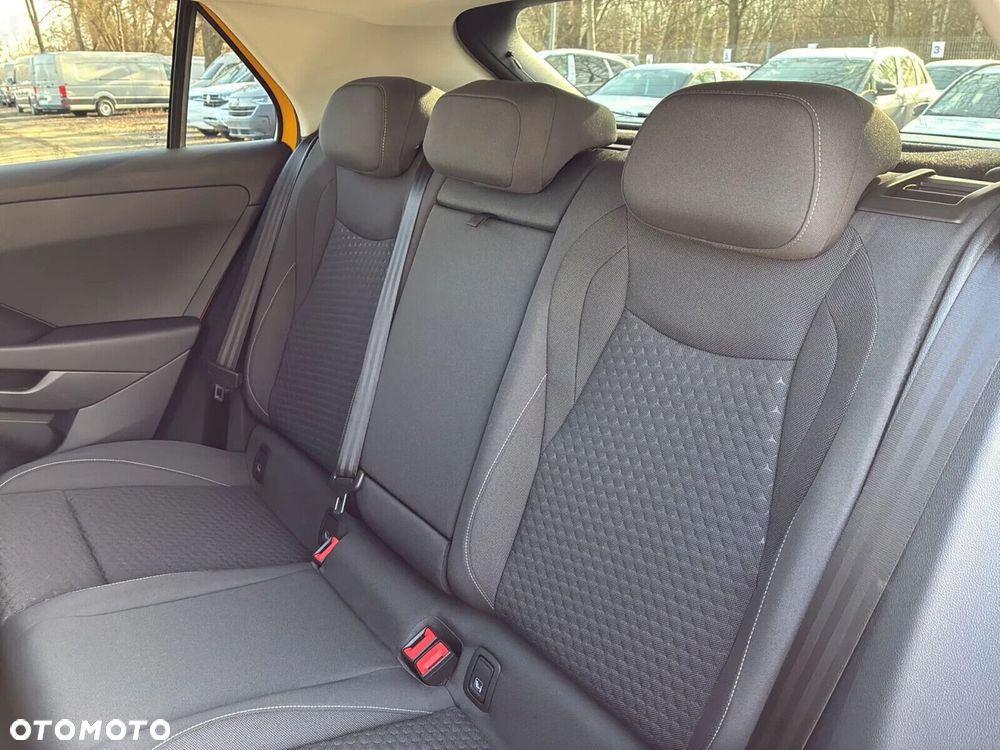 Volkswagen T-Roc - 7